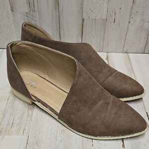 Journee Collection Brown Flats